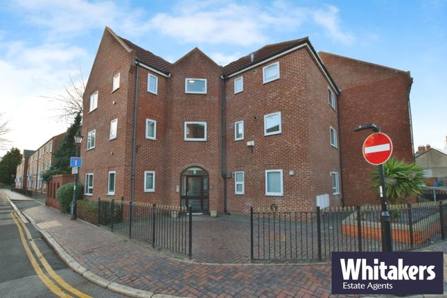 Flat to rent in Lawson Court, High Street, Hull