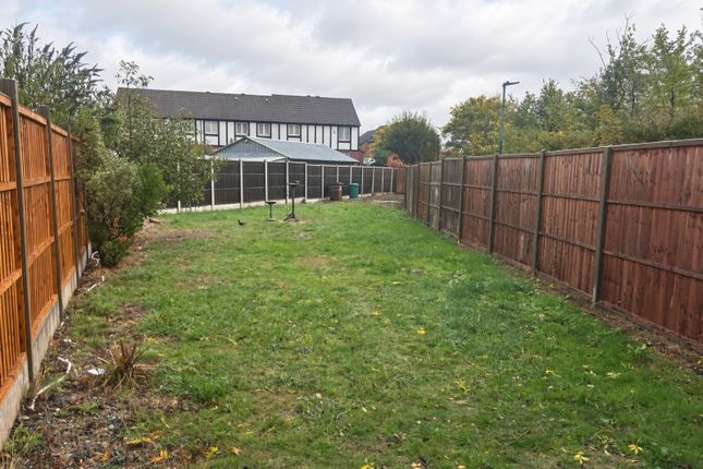 Oak Way, Feltham photo 4