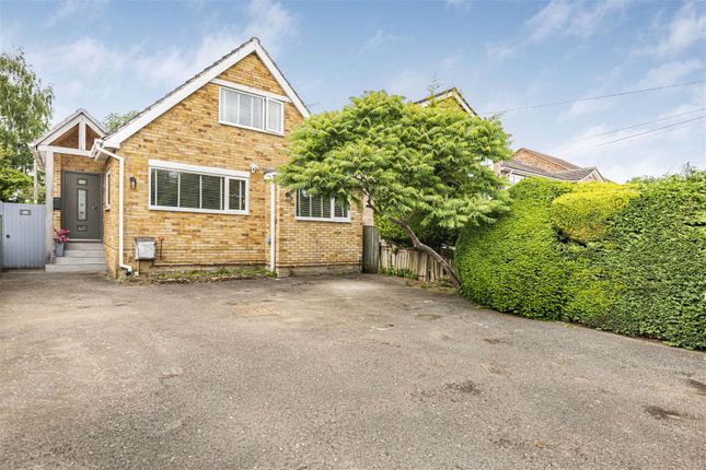 Thumbnail Detached house for sale in Colyton Way, Purley On Thames, Reading