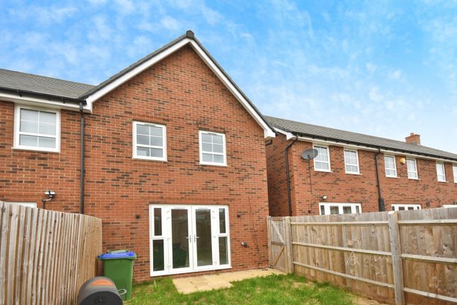 24, Nutmeg Close, Aylesbury photo 4
