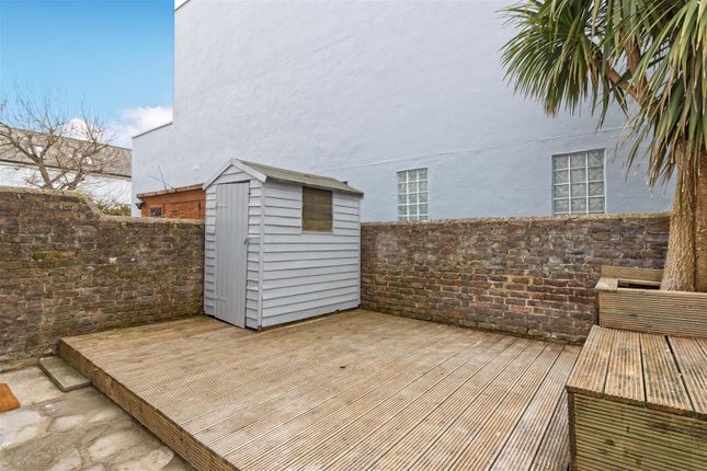 23 Western Place, Worthing photo 2
