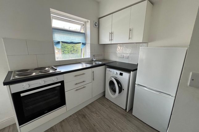 Studio other on 221, Hitchin Road, Luton, £330,000