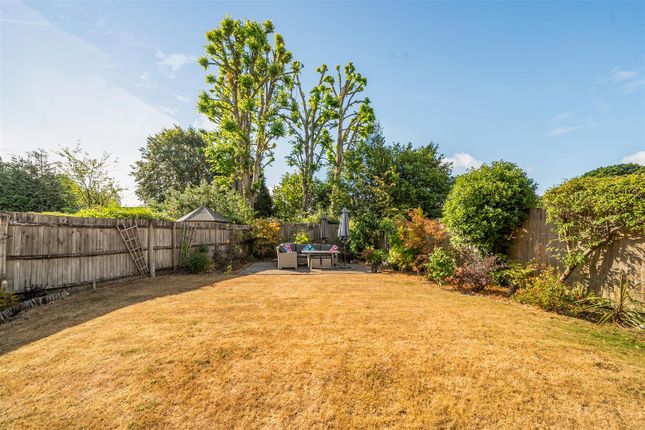 8, Tylston Meadow, Liphook photo 4