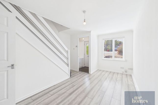 42, Glyn Simon Close, Cardiff photo 3