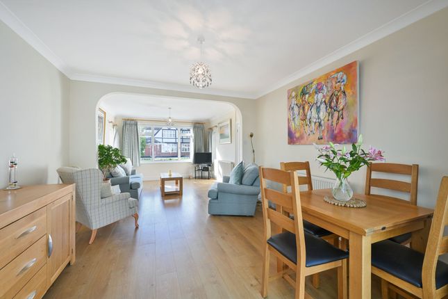 29 Tattenham Grove, Epsom photo 4