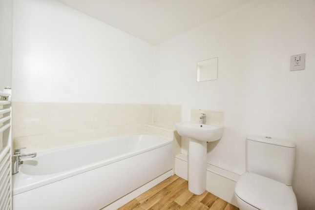 Flat for sale in Derwent Drive, Doncaster, South Yorkshire