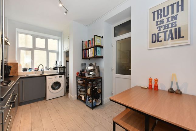 Flat for sale in Shoot Up Hill, London