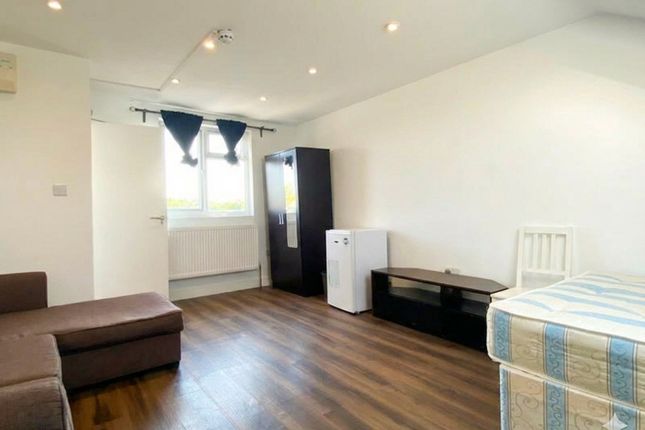 46, Bellclose Road, West Drayton photo 2