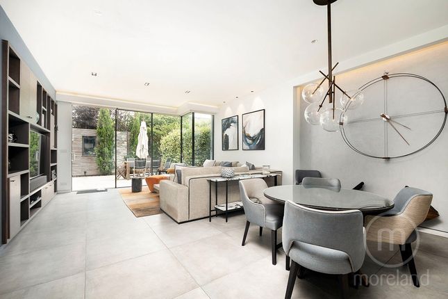 16, Pentland Close, London photo 3
