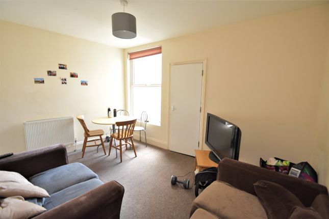 Terraced house to rent in Bath Road, Southsea