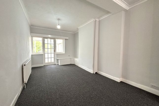 113, Turnberry Road, West Midlands photo 3
