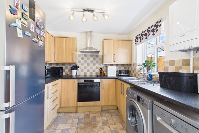 36, Debdale Avenue, Worcester photo 3