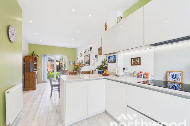 1, Lakeview Gardens, Ashford photo 4