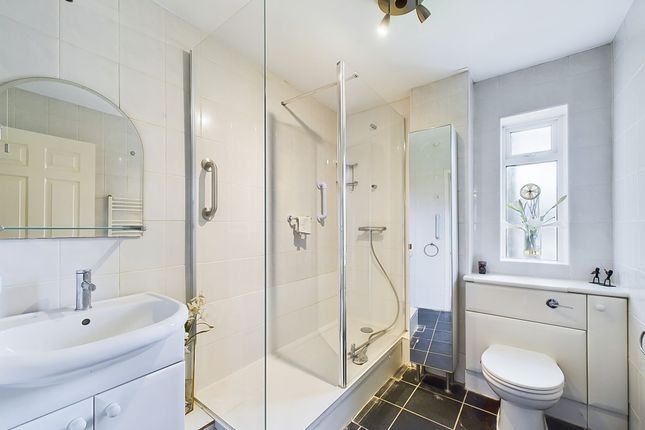 Flat for sale in Halsbury Close, Stanmore