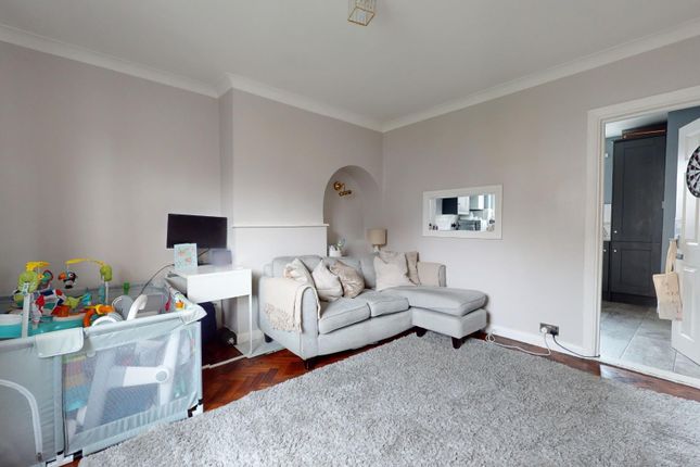 End terrace house for sale in Hampton Crescent, Gravesend