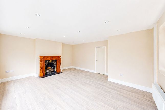 39 Alders Green Road, Wigan photo 2