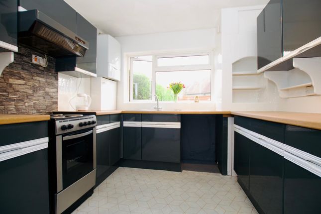 2b, Longmead Avenue, Eastleigh photo 3