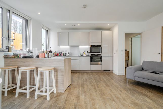 13 Poldo House, 24, Cable Walk, Greenwich photo 4