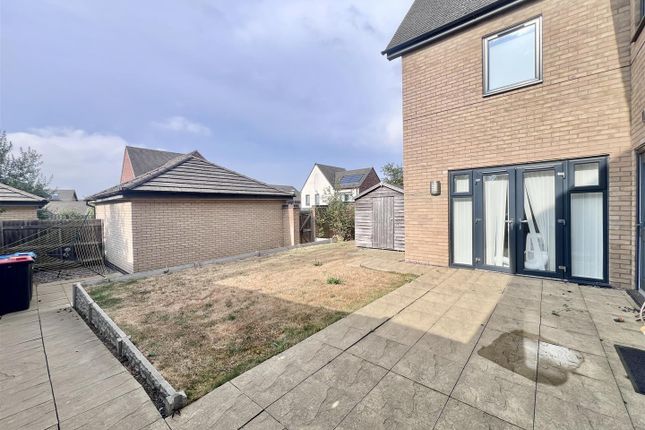106, Hayton Way, Milton Keynes photo 4
