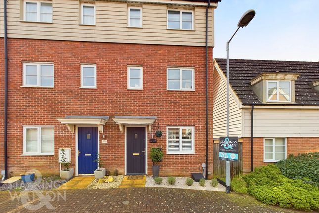 Thumbnail Town house for sale in Rose Avenue, Queens Hill, Norwich