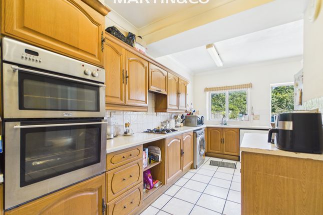11, Brands Road, Slough photo 4