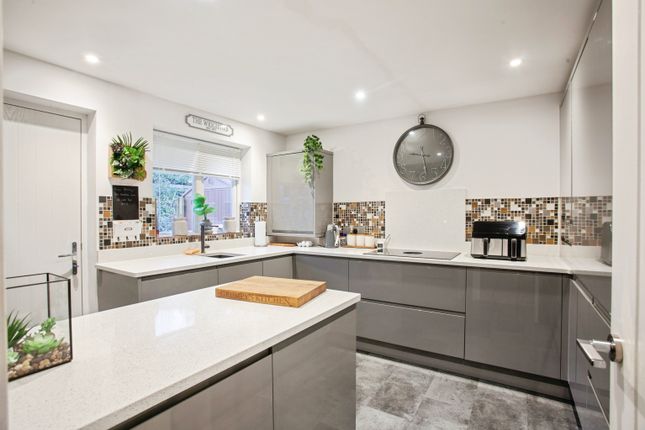 2-bed house on 31, Aylesbury Crescent, Sheffield, £230,000