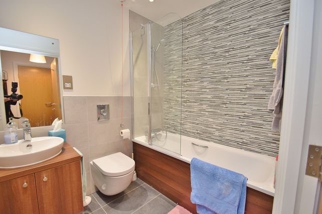 48 Eaves Court The Retreat, Princes Risborough photo 4