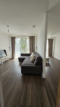 Flat Flat 11, 127, Connersville Way, Croydon photo 4