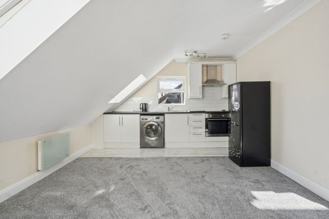 Flat 3, 50 Cunningham Park, Harrow photo 3