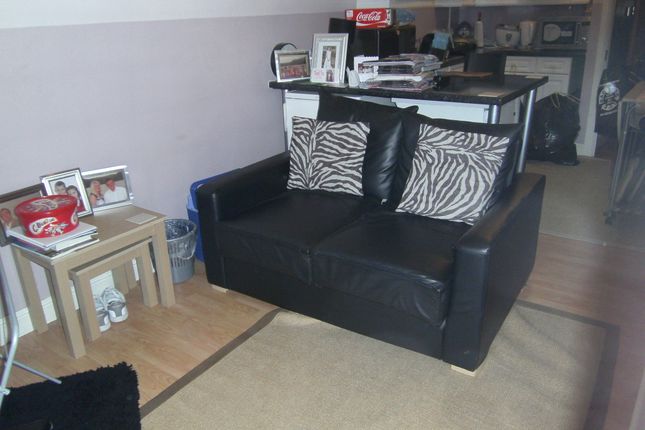 Thumbnail Flat to rent in Very Near Empire Road Area, Perivale