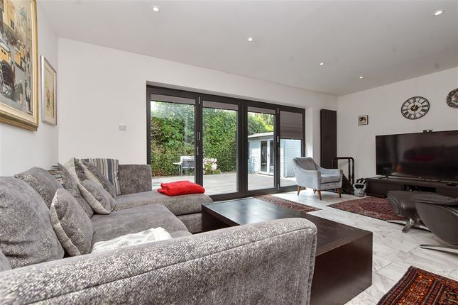 Daymerslea Ridge, Leatherhead photo 4