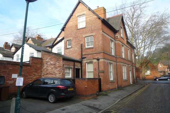 Terraced house to rent in Castle Boulevard, City