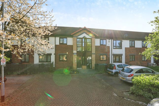 Flat for sale in Airedale Court, Seacroft, Leeds
