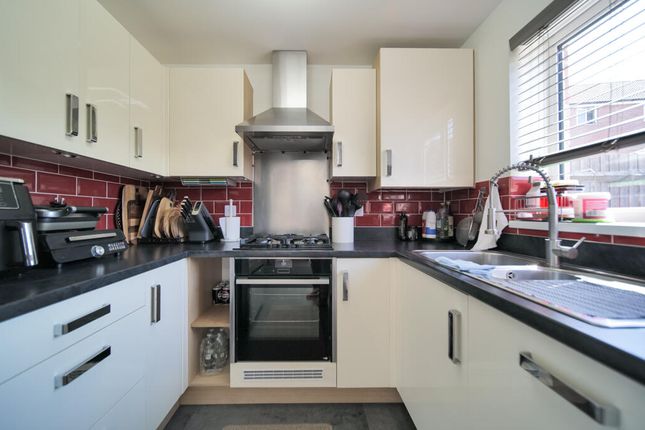 51, Teachers Way, Melksham photo 2