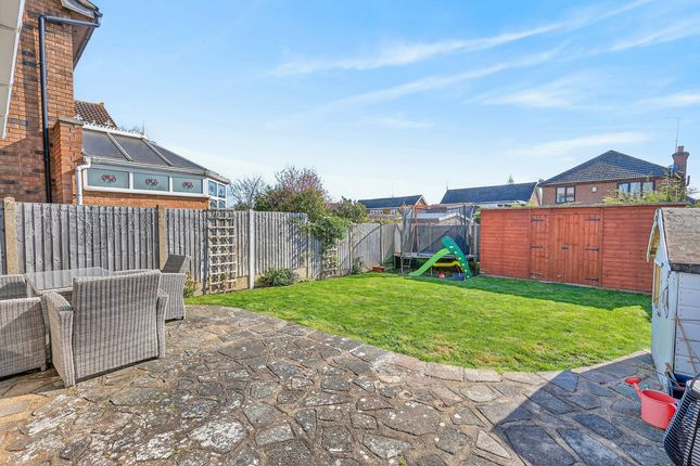 13, Wincoat Drive, South Benfleet photo 4