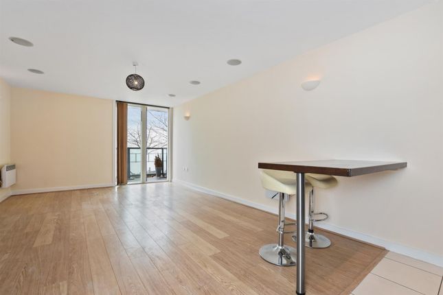 Thumbnail Flat for sale in Chadwell Lane, London