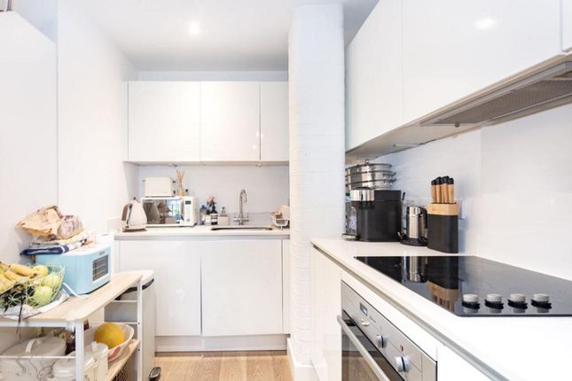 Flat for sale in Paisley Court, Limehouse