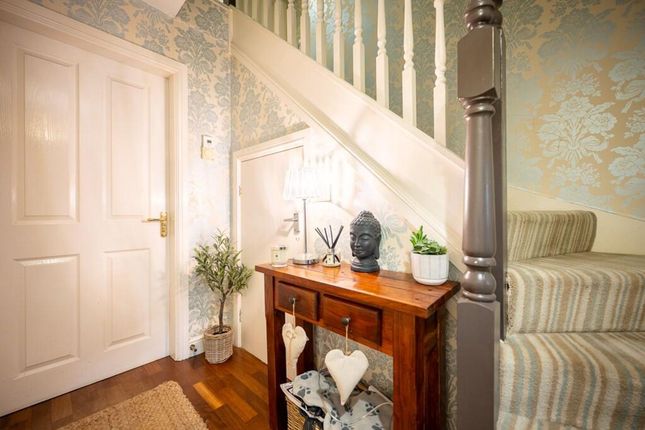 6 Kew House Drive, Southport photo 4
