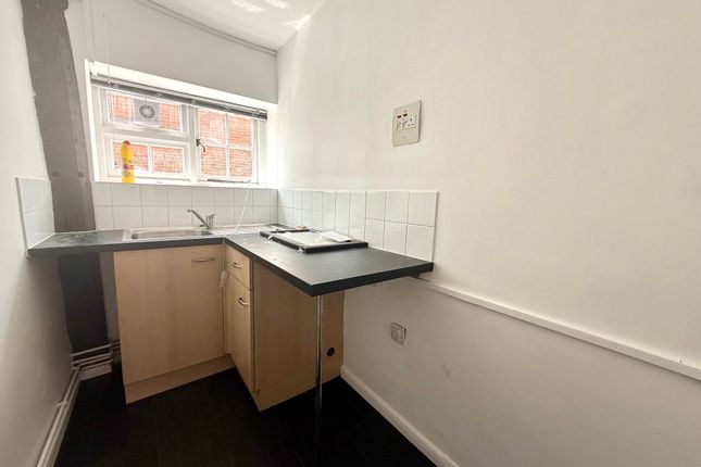 Flat 1, 67 High Street, Ipswich photo 3
