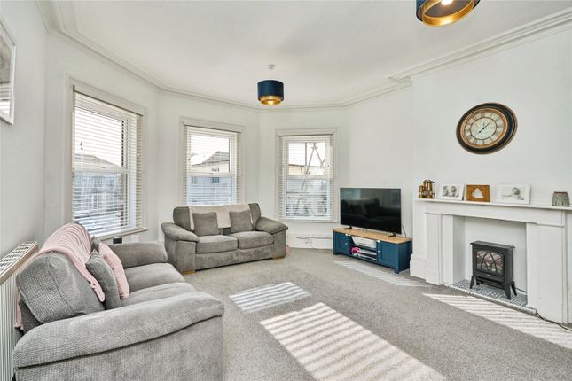 Flat 1 York House, 4, York Road, Isle of Wight photo 2