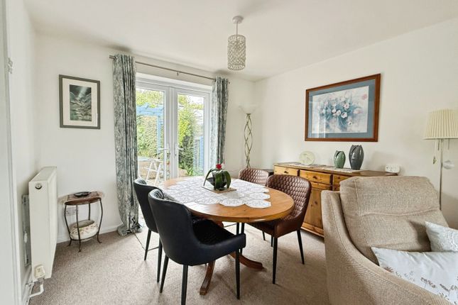 5, Manor View, Stroud photo 4
