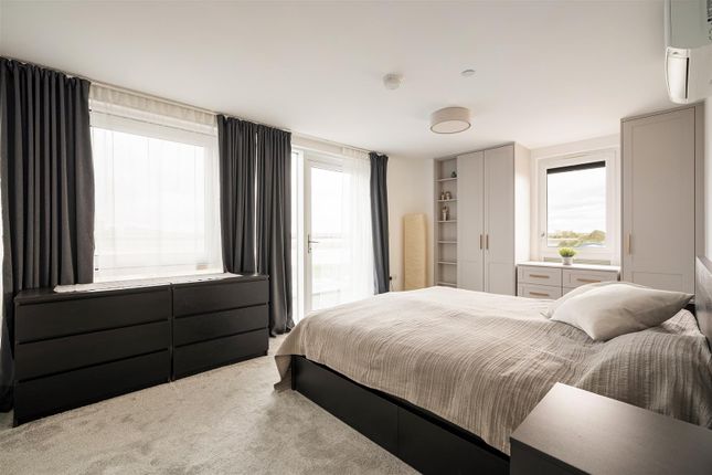 Flat 29, 5, Champness Close, Walthamstow photo 4
