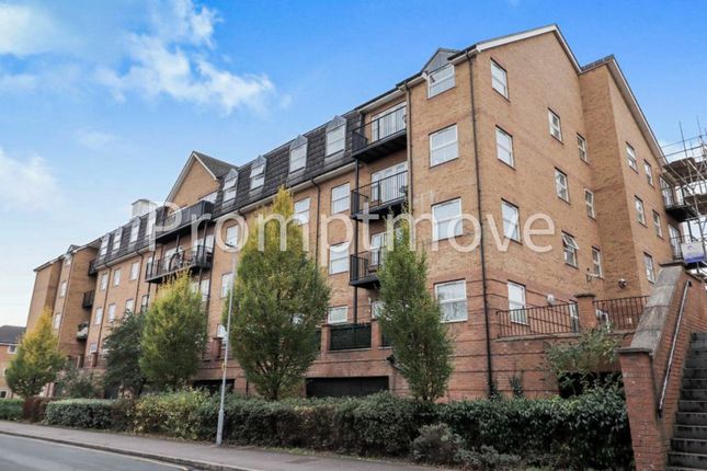 2-bed house on The Academy, Holy Street, Luton, £200,000