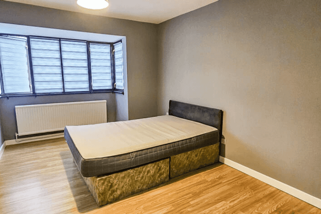 51 Young Road, London photo 4