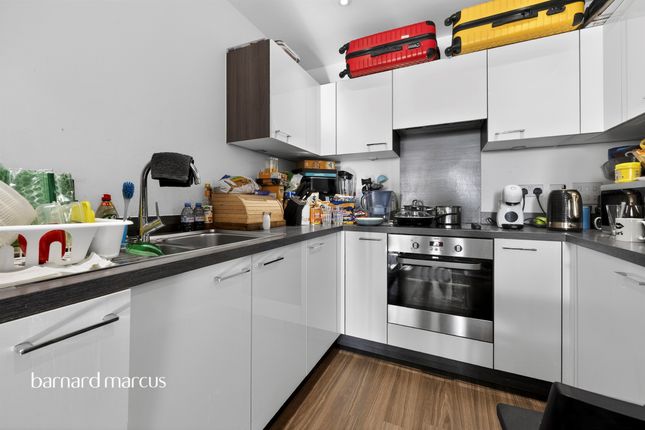 Flat 31, Palladian Court, 3, Cabot Close, Croydon photo 3