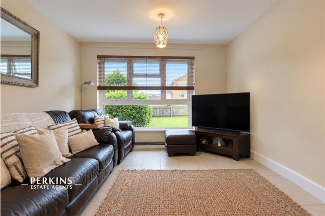 Hendren Close, Greenford photo 4