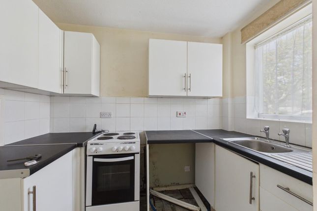 91, Manorfield, Ashford photo 3