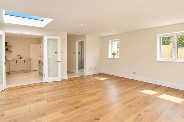 Cobham Road, Leatherhead photo 5