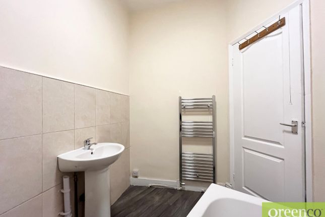 Flat to rent in Great Cheetham Street East, Broughton, Salford