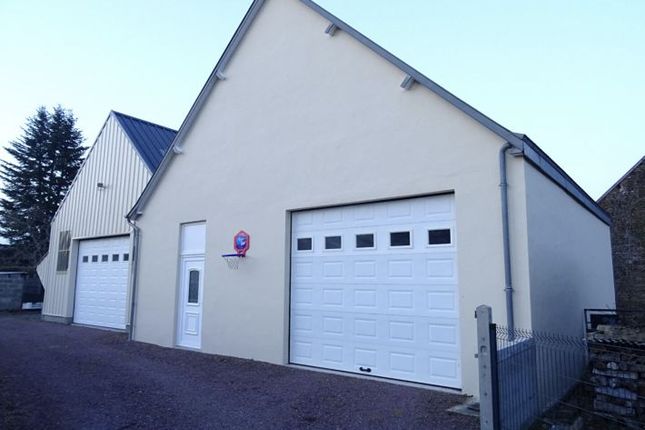 Parking/garage for sale in Saint-Hilaire-Du-Harcouet, Basse-Normandie, 50600, France